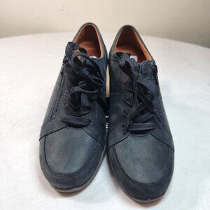 Vionic Women's Size 6.5 Abigail Sneakers Shoes Zipper  Waterproof  Black 281